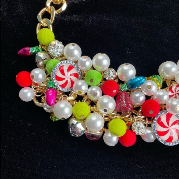 Betsey Johnson 2025 Bib Christmas Statement Necklace - Picture 3 of 4